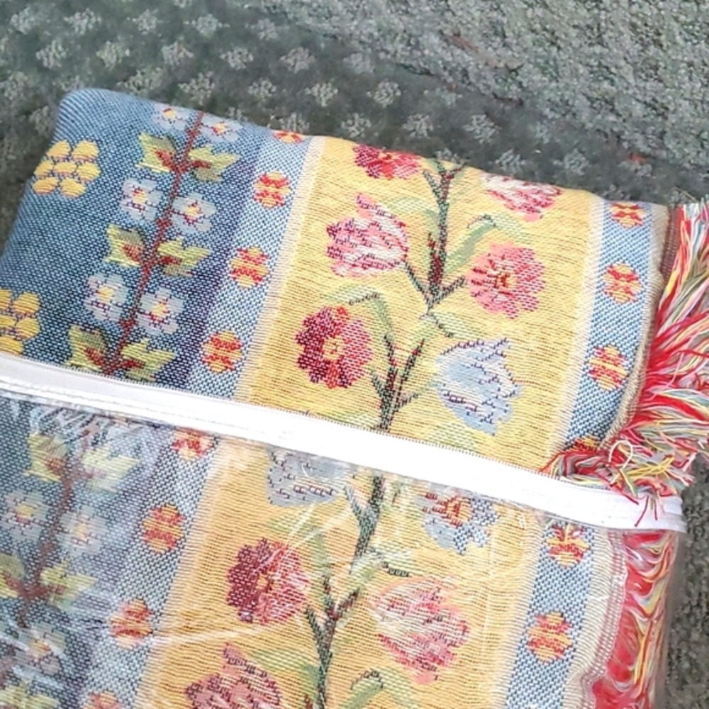 100%  cotton woven throw blanket Belgium NEW Nip Floral  blue yellow Ross Simons